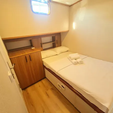 Gulet Flores * フェティエ