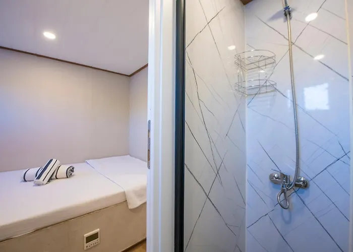 Hotel na wodzie Gulet Flores