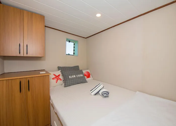 Gulet Flores フェティエ