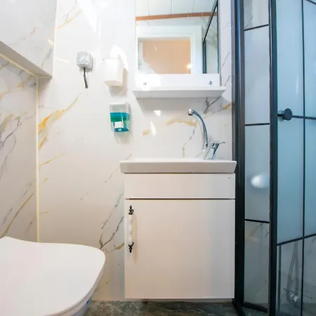 Gulet Flores Botel *